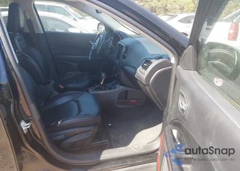 2018 Jeep Compass Trailhawk 4X4 из США, поврежденный, VIN 3C4NJDDB7JT129041